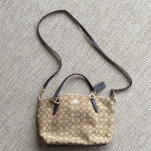 Purse Coach crossbody - lightly used